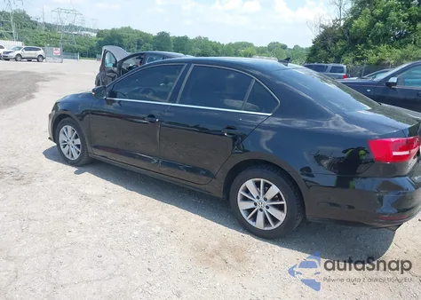 2015 Volkswagen Jetta 1.8T Se z USA, uszkodzony, nr VIN 3VWD17AJ5FM319637